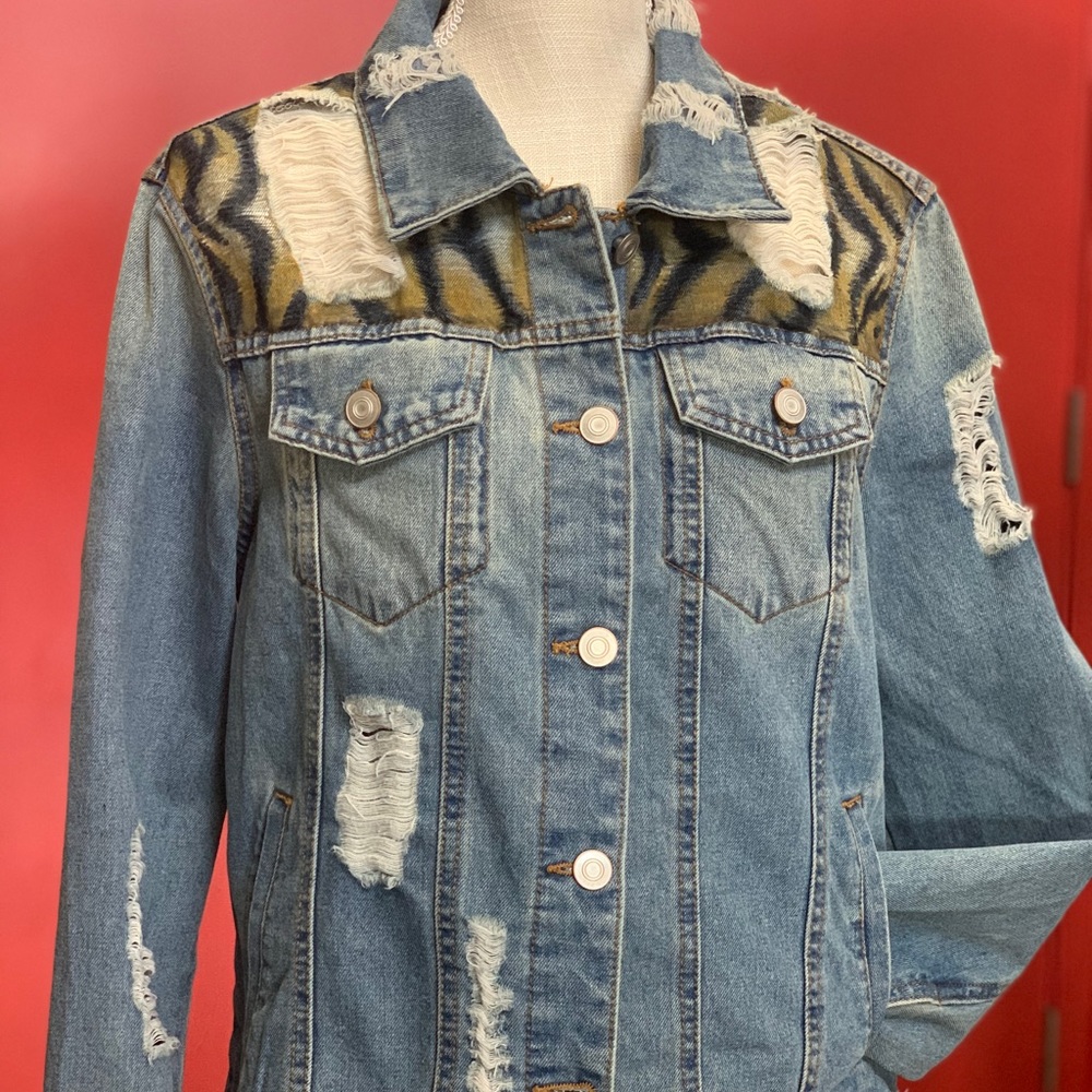 Hand painted Denim Jacket TIGER NEW Women’s SZ MD big cats lions OOAK - Picture 8 of 13